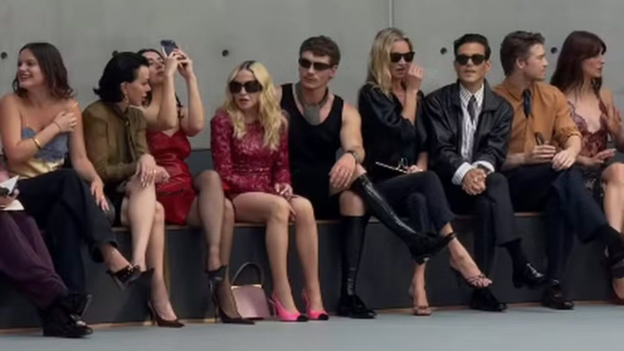 Famosos na primeira fila do desfile da Saint Laurent — Foto: Reprodução/Instagram