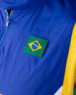 Nova jaqueta da Olympikus por Alexandre Herchcovitch - Créditos: Divulgação/Olympikus 