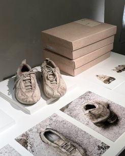 Tênis PUMA de JiyongKim foi inspirado em papel em decomposição - Reprodução: Madrell Stinney/Hypebeast