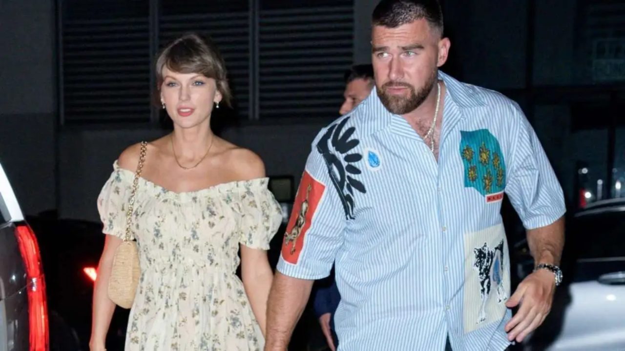 Look floral de Taylor Swift com Travis Kelce