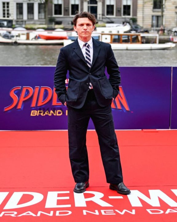 Tom Holland de Thom Browne - Foto: Getty Images
