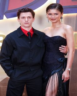 Tom Holland e Zendaya no photocall de "Spider-Man: Brand New Day" em 15 de junho de 2026 - Foto: Pablo Cuadra/Getty Images