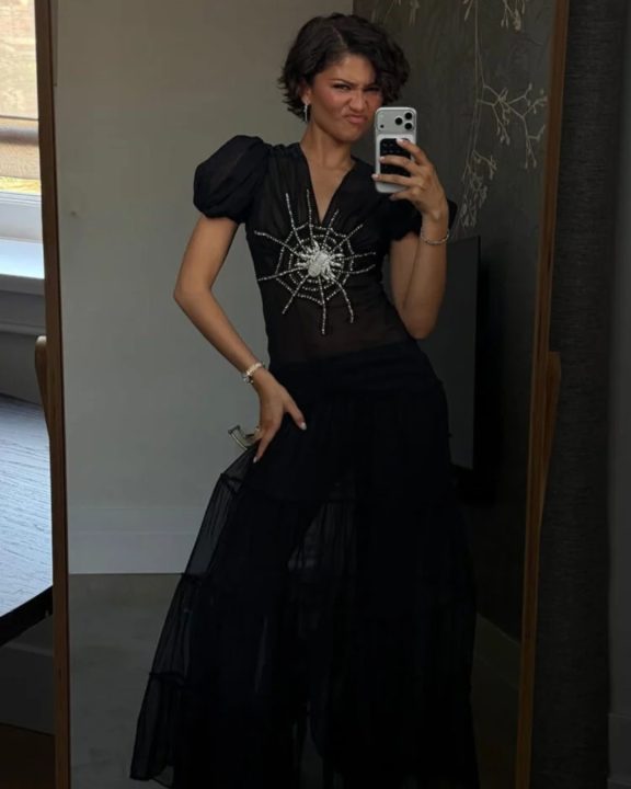 Zendaya de Rodarte para divulgar "Homem-Aranha"