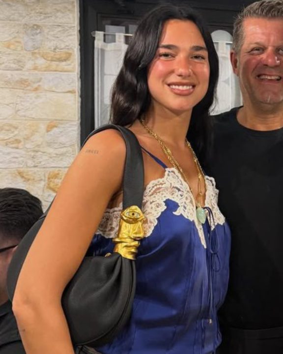 Bolsa Schiaparelli de Dua Lipa