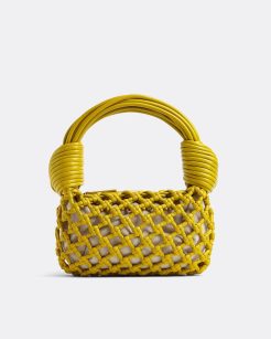 Couro repaginado da Bottega Veneta