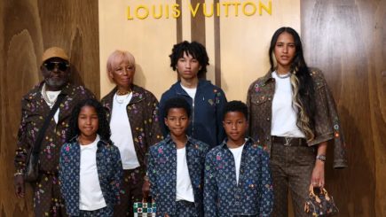 Família de Pharrell Williams em desfile da Louis Vuitton