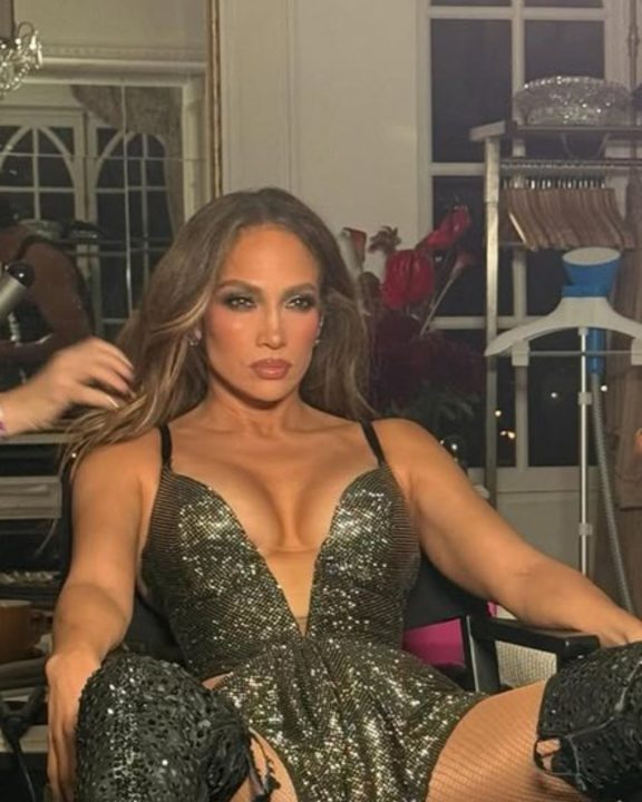 Look icônico de Jennifer Lopez