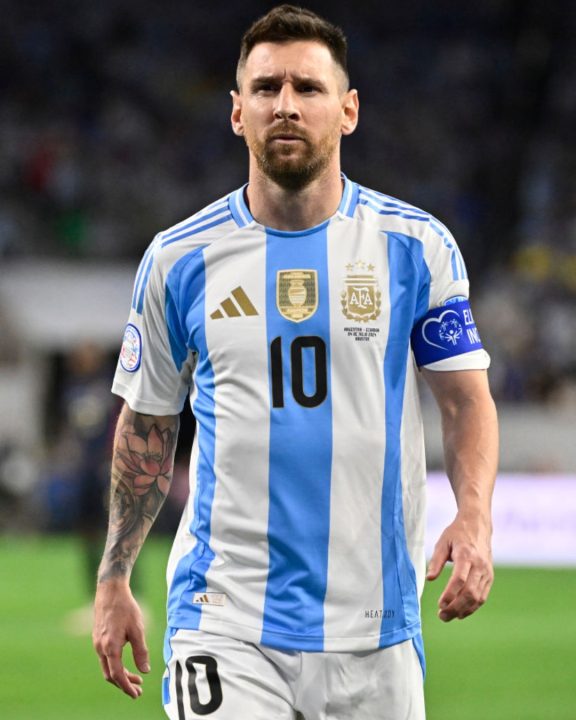 Craque! Kith e adidas lançam tênis inspirados em Messi com cards autografados