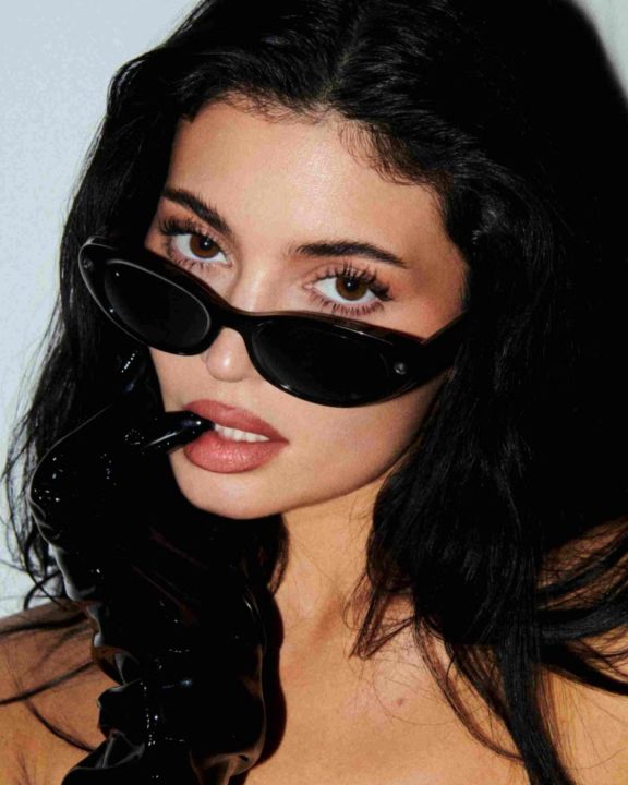 Coleção de óculos de IA com Kylie Jenner