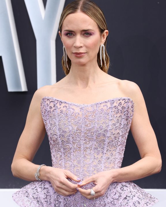 Vestido com peplum de Emily Blunt