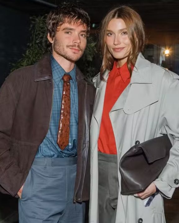 Sasha Meneghel e João Lucas em desfile da Pace