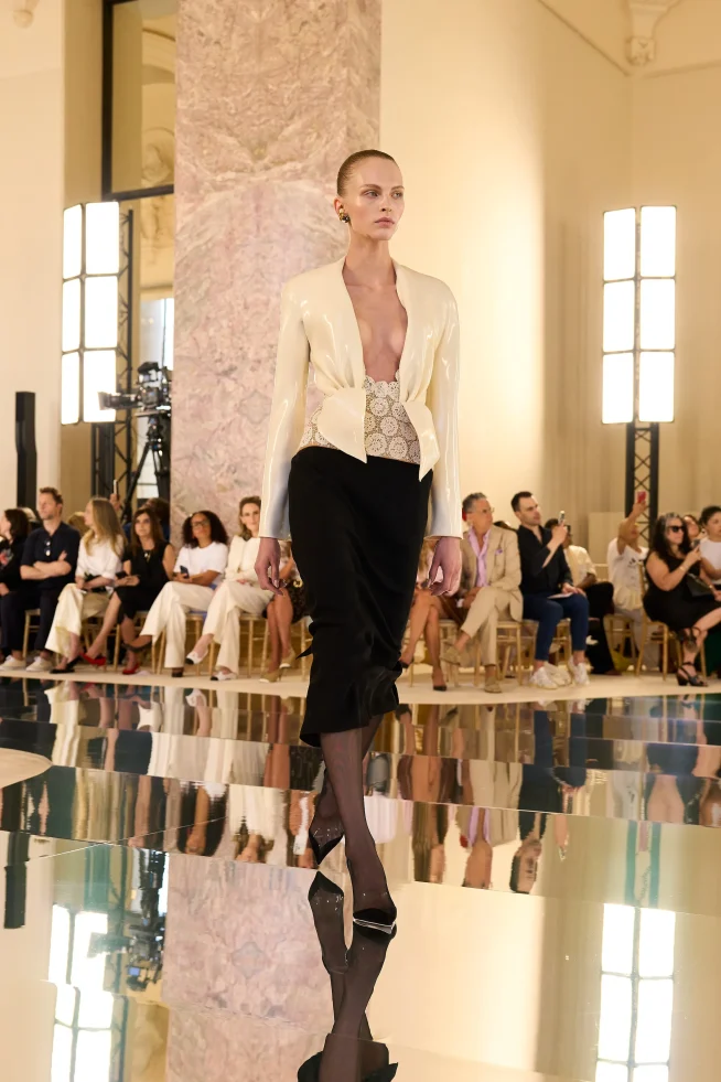 00003-schiaparelli-fall-2026-couture-credit-brand