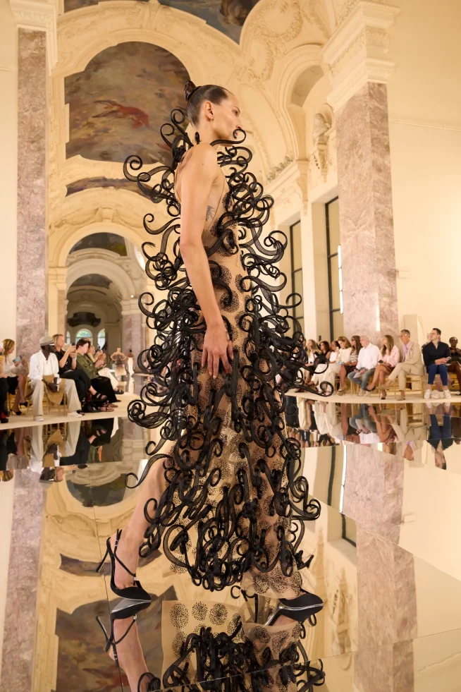 00009-schiaparelli-fall-2026-couture-credit-brand