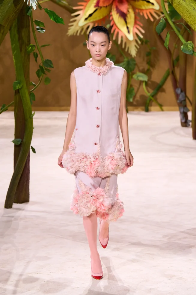 00044-chanel-fall-2026-couture-credit-gorunway