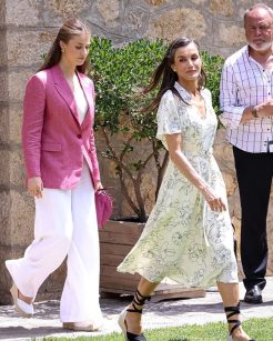 Rainha Letizia e Princesa Leonor — Foto: Paolo Blocco/Getty Images 