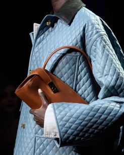 Nova Hug Bag East-West — Foto: Divulgação/Ferragamo