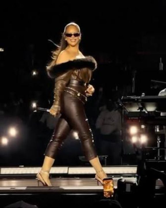 Calça capri favorita de Rihanna