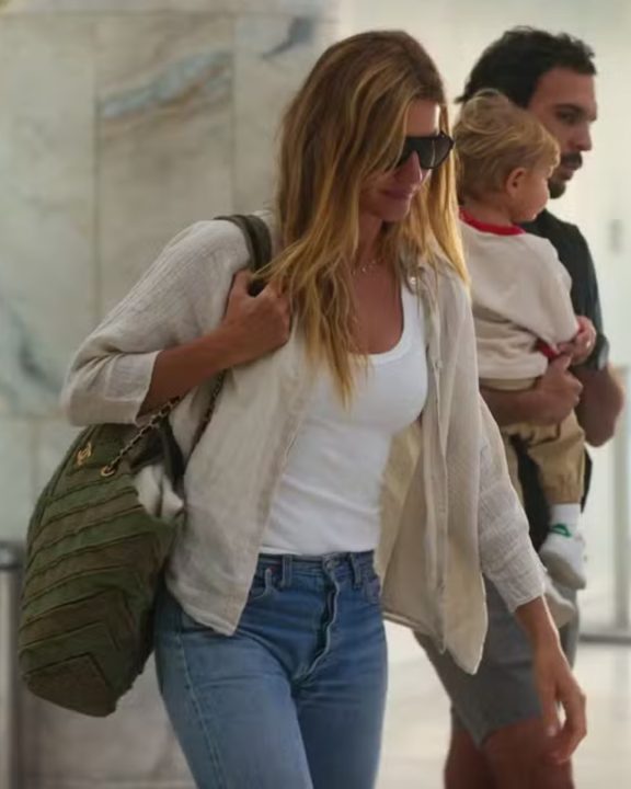 Look casual chic de Gisele Bündchen no RJ
