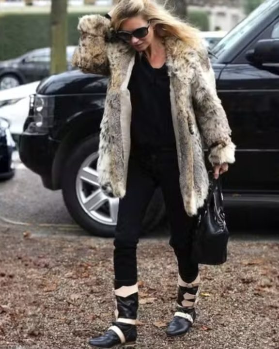 Kate Moss com a bota pirata