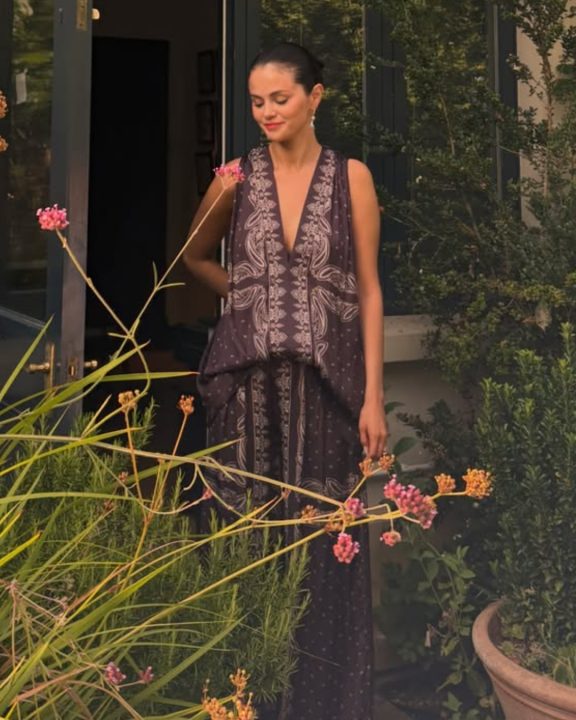 Look boho marrom de Selena Gomez