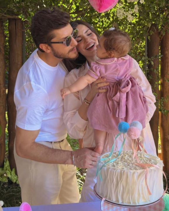 Look de aniversário de Camila Queiroz