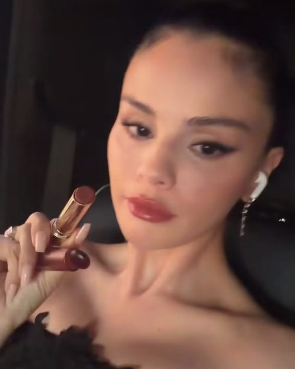 Look de Selena Gomez