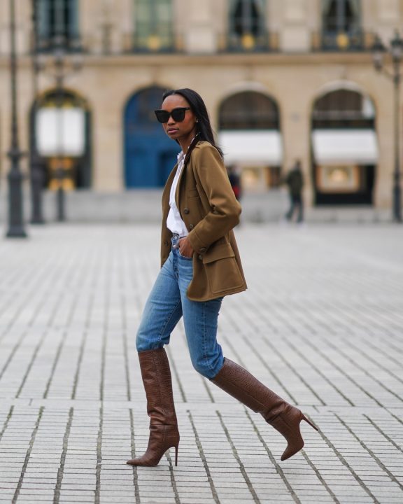 Que calça usar com bota marrom