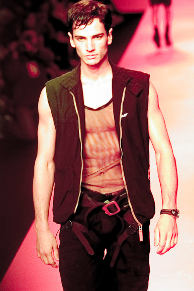 desfile-ellusmen-verao2001spfw-107
