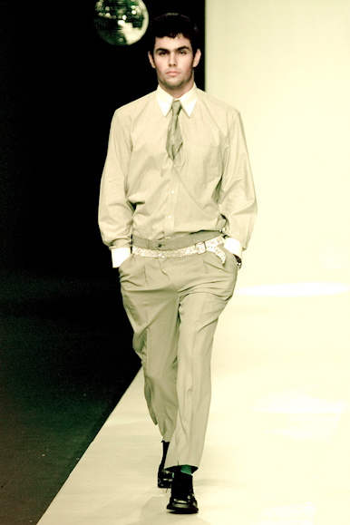 desfile-fausehatenmen-verao2001spfw-103