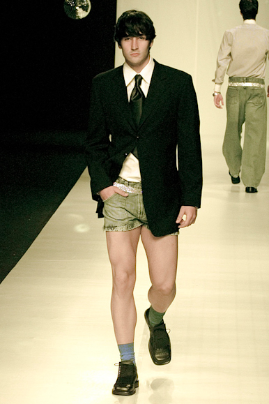 desfile-fausehatenmen-verao2001spfw-105