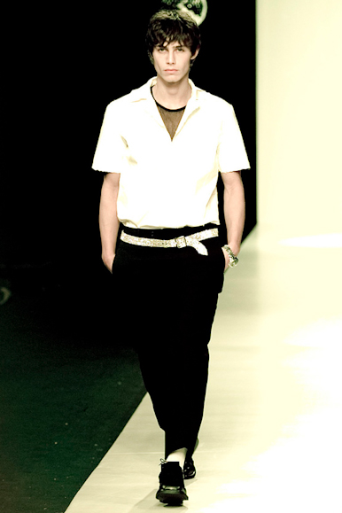 desfile-fausehatenmen-verao2001spfw-111