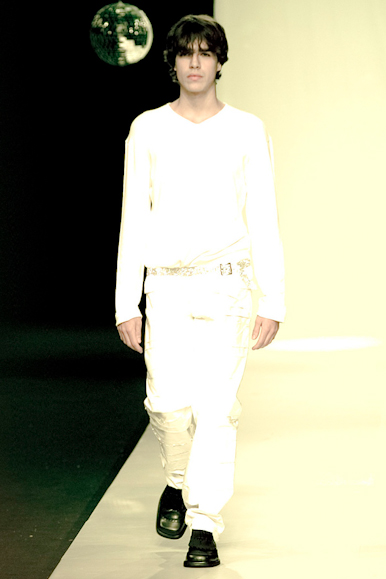 desfile-fausehatenmen-verao2001spfw-112