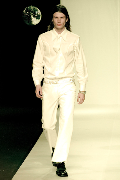 desfile-fausehatenmen-verao2001spfw-113