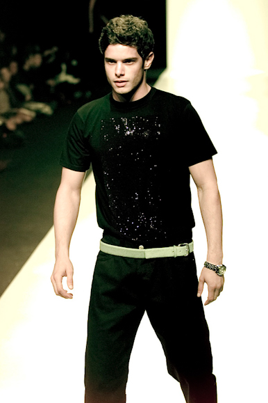 desfile-fausehatenmen-verao2001spfw-117