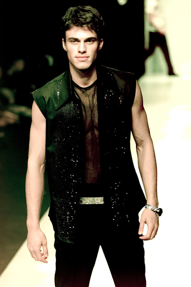 desfile-fausehatenmen-verao2001spfw-118