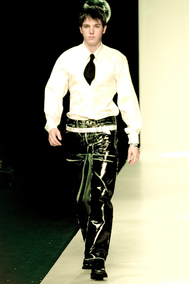 desfile-fausehatenmen-verao2001spfw-122