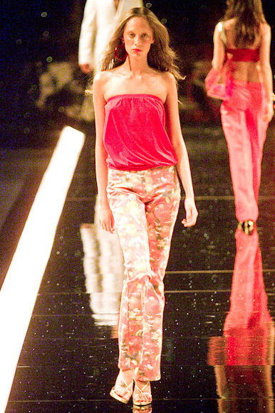 desfile-forum-verao2001spfw-114