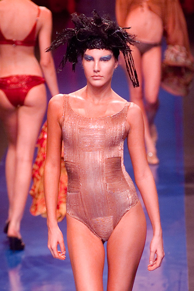 desfile-linovillaventura-verao2001spfw-108