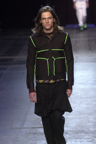 desfile-alexandreherchcovitchmen-saopauloinverno2002-117