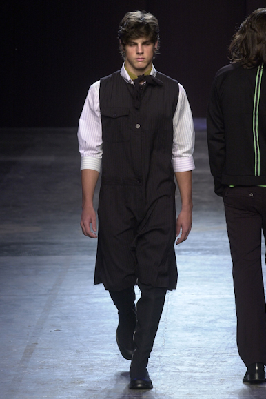 desfile-alexandreherchcovitchmen-saopauloinverno2002-139