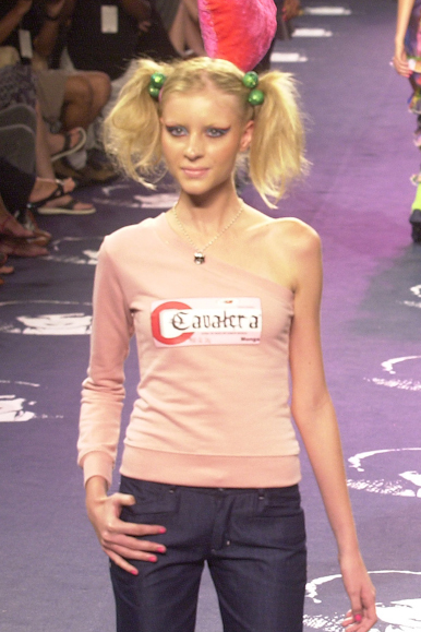 desfile-cavalera-inverno2002spfw-114