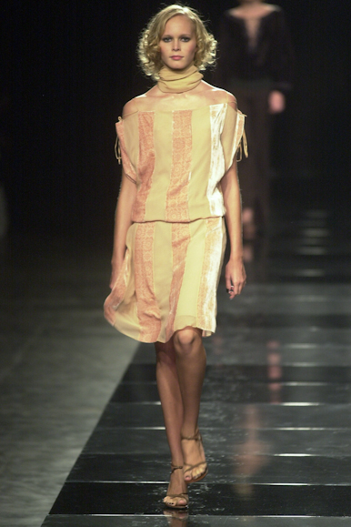 desfile-forum-inverno2002spfw-105