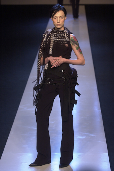 desfile-gloriacoelho-inverno2002spfw-116