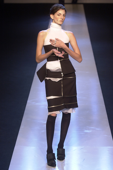 desfile-gloriacoelho-inverno2002spfw-143