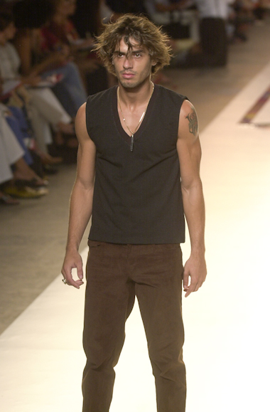 desfile-marioqueiroz-inverno2002spfw-110
