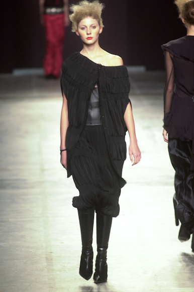 desfile-renatoloureiro-inverno2002spfw-123
