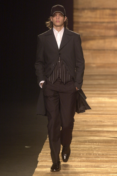 desfile-ricardoalmeida-inverno2002spfw-139