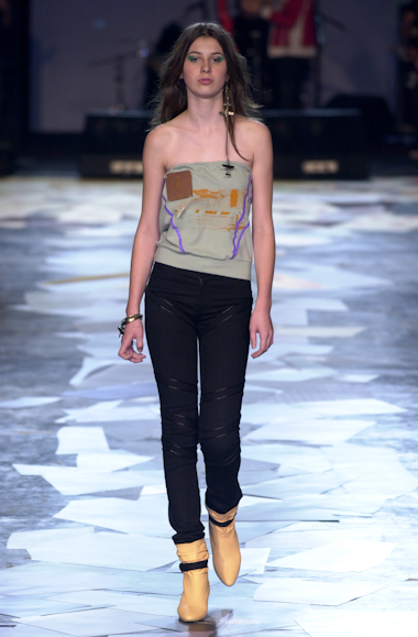 desfile-carlotajoakina-saopauloverao2003rtw-103