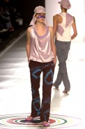 desfile-alexandreherchcovitch-saopauloverao2003rtw-102