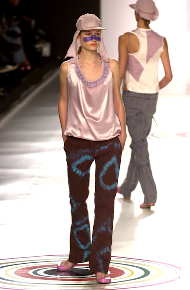 desfile-alexandreherchcovitch-saopauloverao2003rtw-102